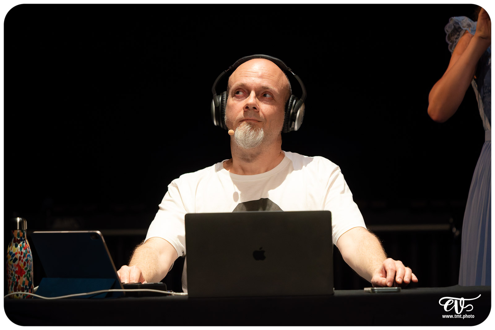 L'HUMOUR DENOTE (ELEVES EMMDH & CEDRIC GOUBERT)